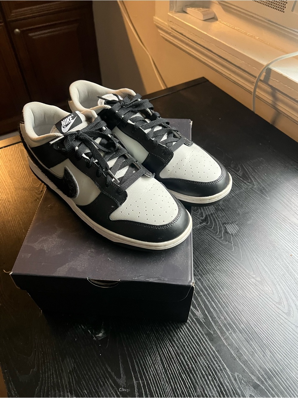 Nike Men’s Black and White Low-Top Sneakers with Swoosh